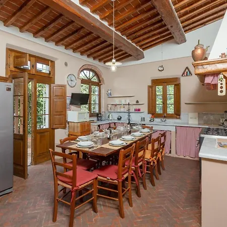 Rossa Villa Pisa